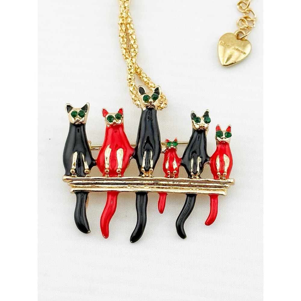 Betsey Johnson Cats With Emerald Eyes Pendant & Brooch Combination Necklace.